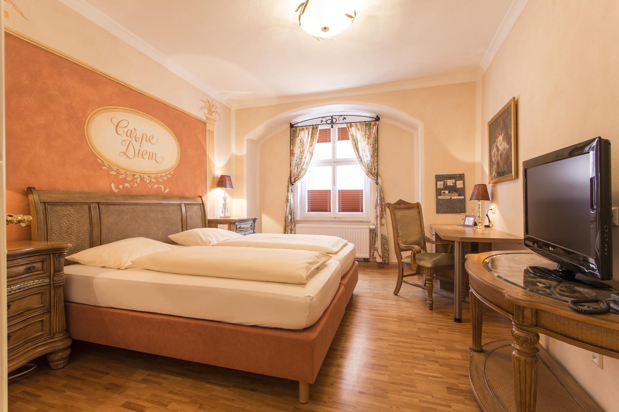 Meiser Altstadt Hotel Динкельсбюль Экстерьер фото