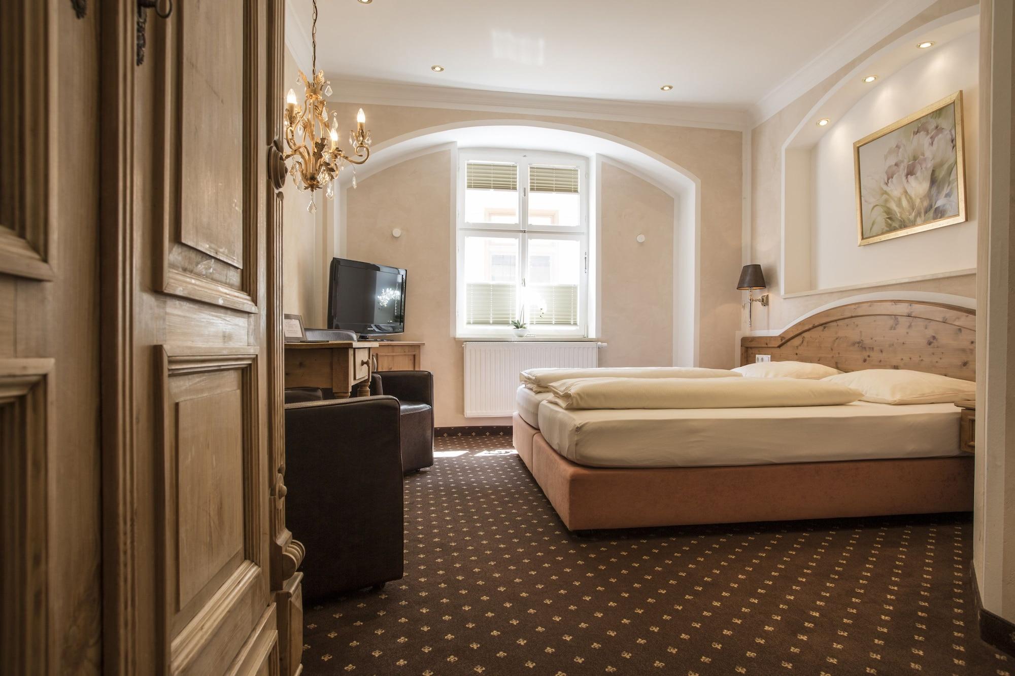 Meiser Altstadt Hotel Динкельсбюль Экстерьер фото