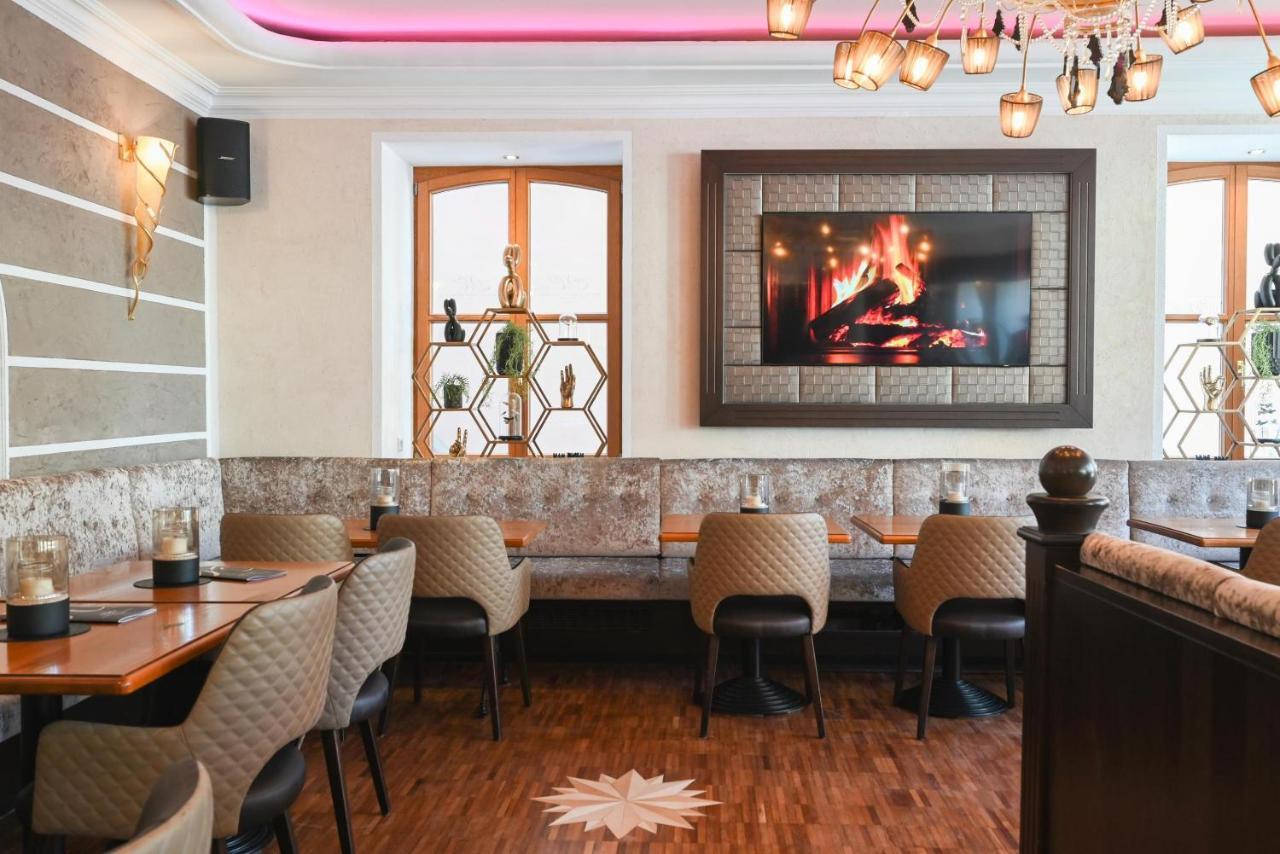 Meiser Altstadt Hotel Динкельсбюль Экстерьер фото