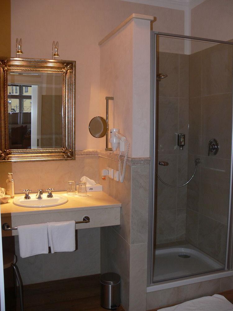 Meiser Altstadt Hotel Динкельсбюль Экстерьер фото
