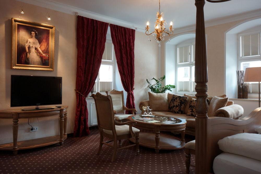 Meiser Altstadt Hotel Динкельсбюль Экстерьер фото