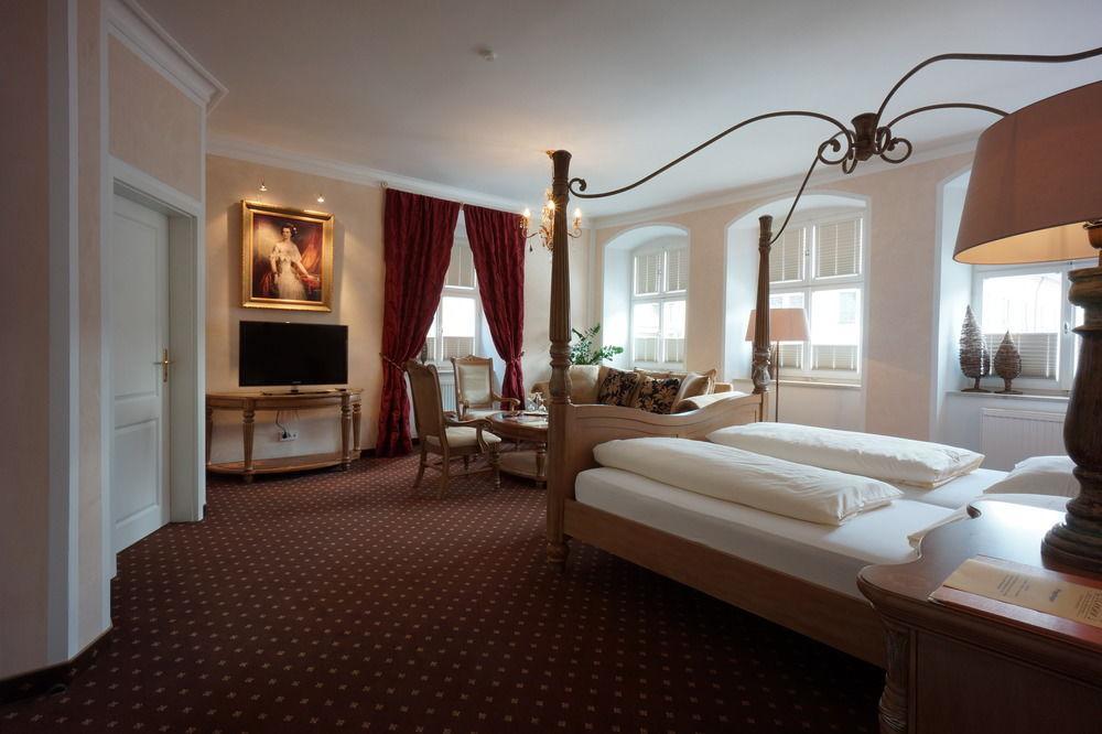 Meiser Altstadt Hotel Динкельсбюль Экстерьер фото