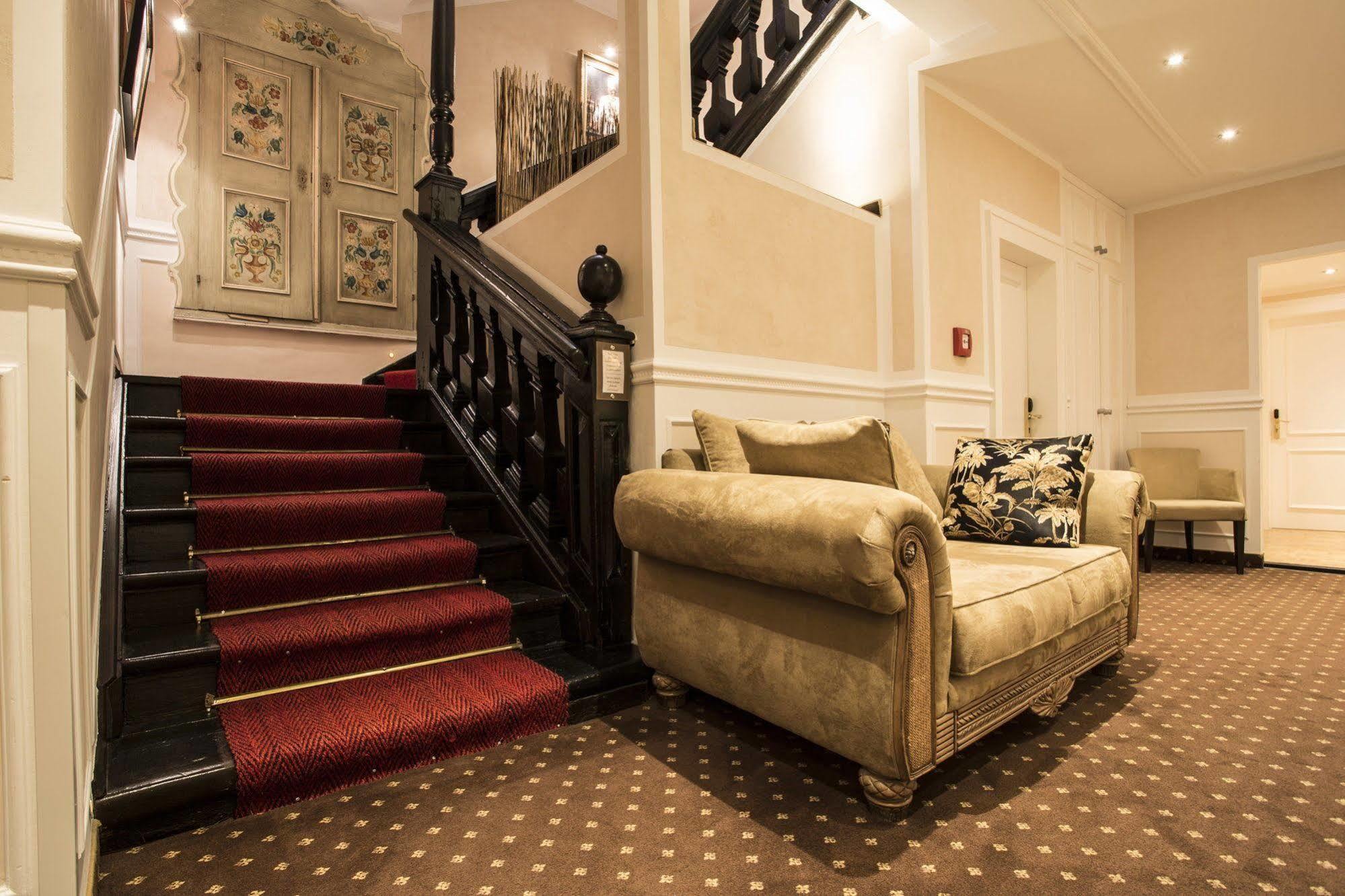 Meiser Altstadt Hotel Динкельсбюль Экстерьер фото