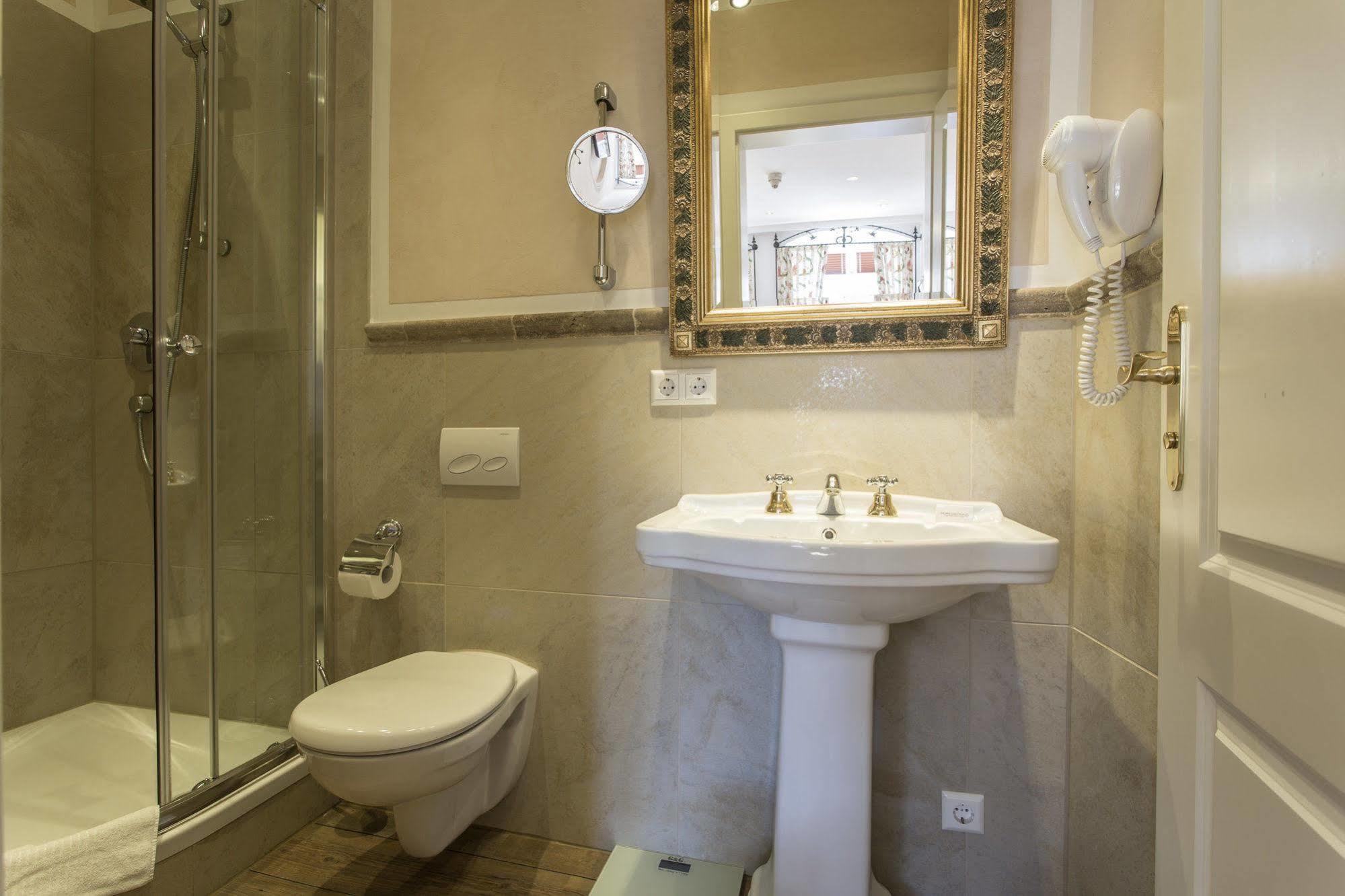 Meiser Altstadt Hotel Динкельсбюль Экстерьер фото